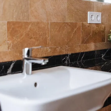 Vidrio Suite Apartment Sevilla Buitenkant foto